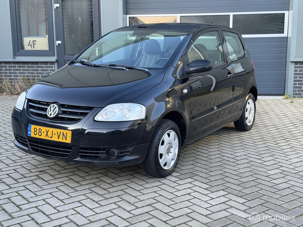 Volkswagen Fox - 1.2 Trendline/ APK/ TREKHAAK/ STUURBEKRACHTIGING - AutoWereld.nl