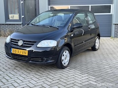 Volkswagen Fox - 1.2 Trendline/ APK/ TREKHAAK/ STUURBEKRACHTIGING