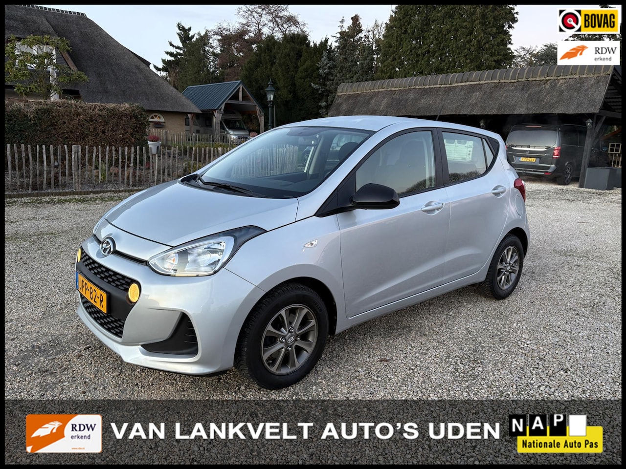 Hyundai i10 - 1.2i 87pk Premium Automaat Stoelverwarming, Apple Carplay - AutoWereld.nl