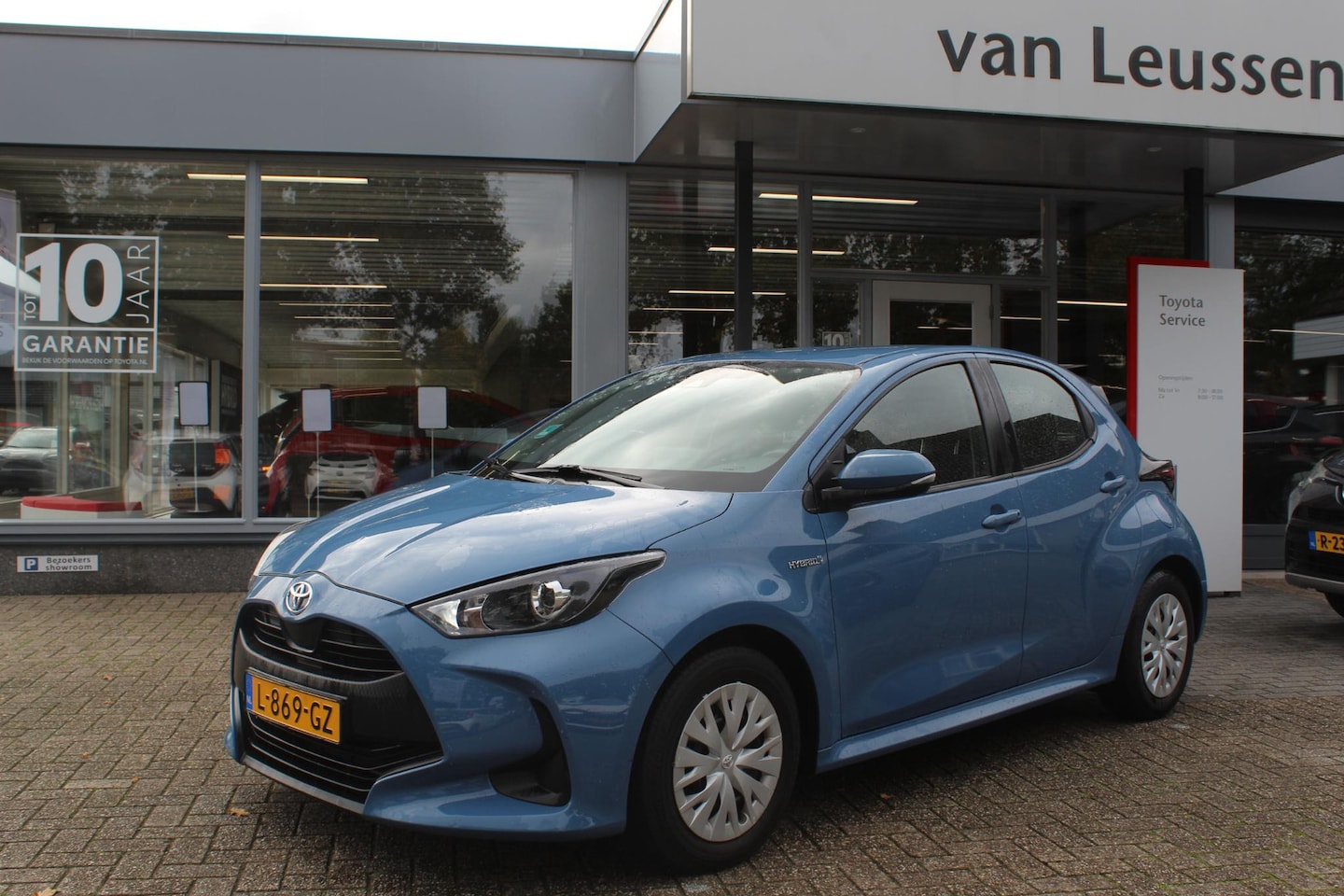 Toyota Yaris - 1.5 HYBRID AD-CRUISE CAMERA CLIMA BLUETOOTH DAB APPLE/ANDROID - AutoWereld.nl