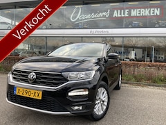 Volkswagen T-Roc - 1.5 TSI Style Automaat - Climate control - Cruise control - Parkeersensoren voor en achter