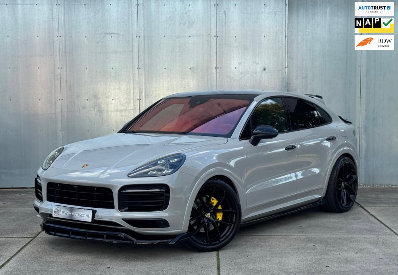 Porsche Cayenne Coupé - 3.0 E-HYBRID PANO MAXTON NAP 22INCH - AutoWereld.nl