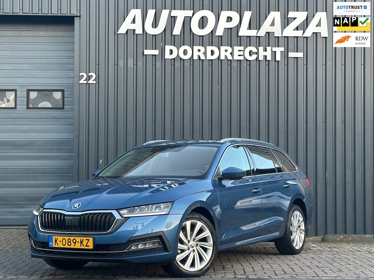 Skoda Octavia Combi - 1.0 e-TSI Business Edition Plus Pano|Sfeer|Adaptive - AutoWereld.nl