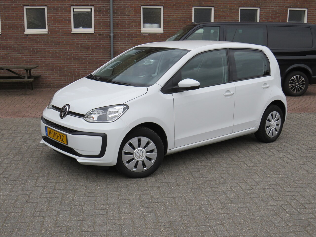 Volkswagen Up! - 1.0 BMT Move Up! Executive * Rijklaarprijs incl. garantie * Camera * Cruise Control * Clim - AutoWereld.nl