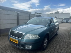 Skoda Octavia Combi - 2.0 TDI Elegance CLIMA/ AUTOMAAT/ LM VELGEN
