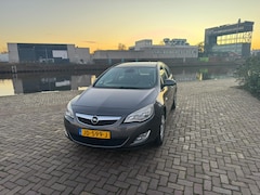 Opel Astra Sports Tourer - 1.7 CDTi Cosmo