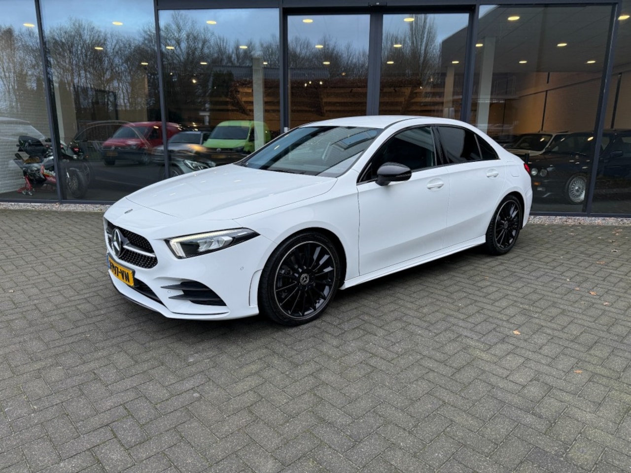 Mercedes-Benz A-klasse - 220 4-MATIC Premium+ AMG,LED,Widescreen,Clima,Cruise,Dealer OH, - AutoWereld.nl