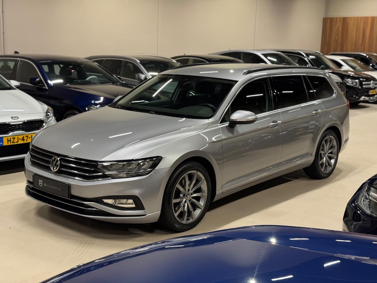 Volkswagen Passat Variant - 1.5 TSI 150PK DSG Comfort Business, Apple Carplay, Navi, Cam, ACC, PDC, Clima, Private Gla - AutoWereld.nl