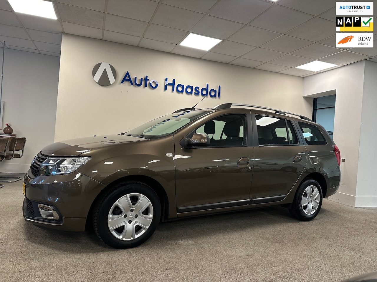 Dacia Logan MCV - 0.9 TCe Laureate|1e EIGENAAR|CRUISE|CAMERA|NAVI|PDC - AutoWereld.nl