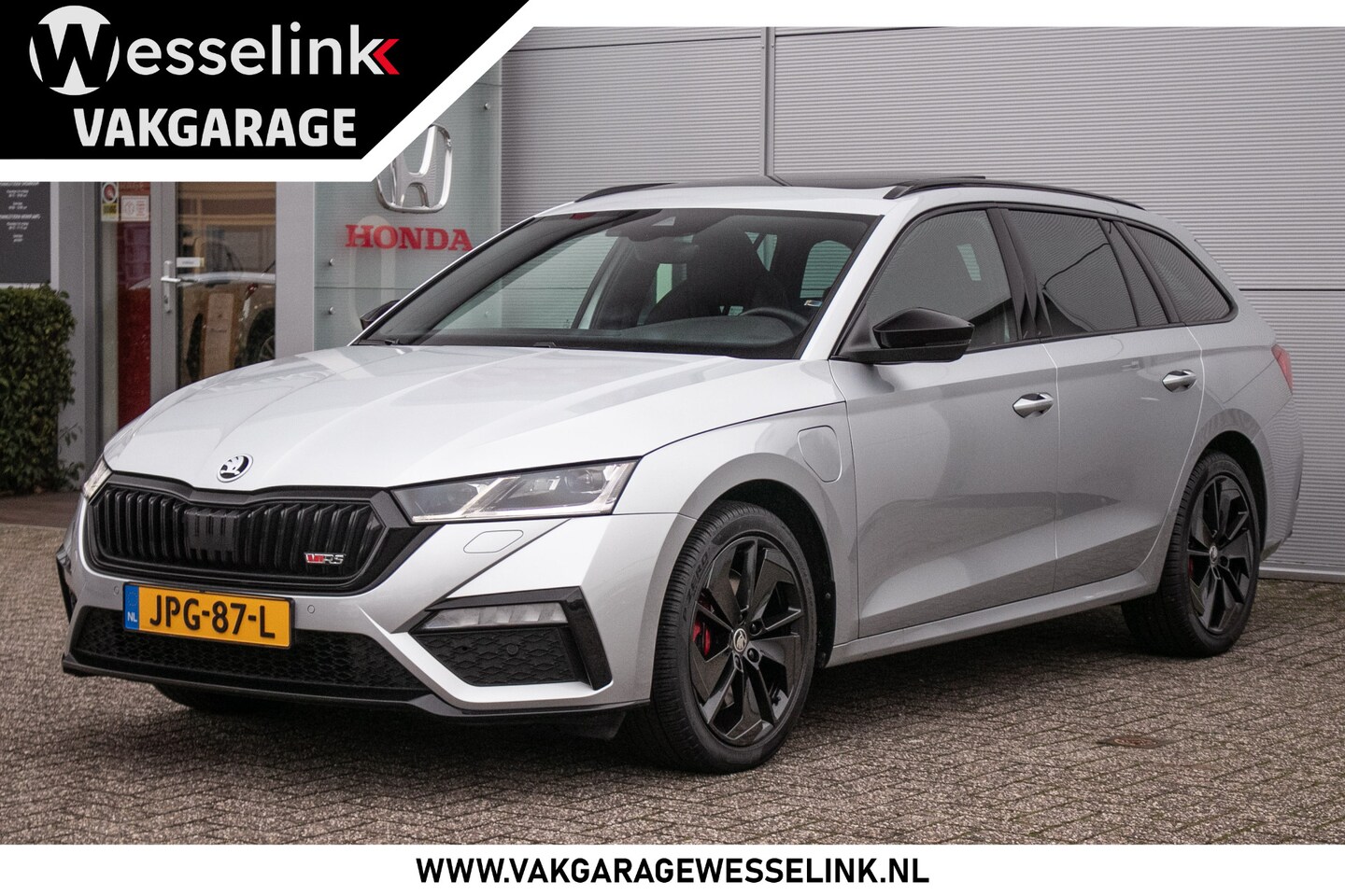 Skoda Octavia Combi - 1.4 TSI RS iV PHEV 245 PK Schuif-/kanteldak | Ad. Cruise | All-seasonb. | Cam | Massagesto - AutoWereld.nl
