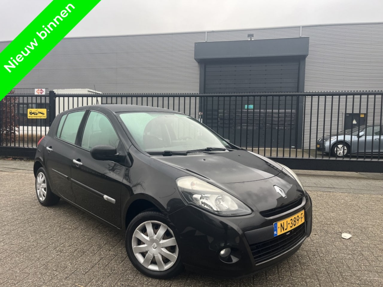 Renault Clio - 1.5 dCi Authentique Cruise Clima Bluetooth - AutoWereld.nl