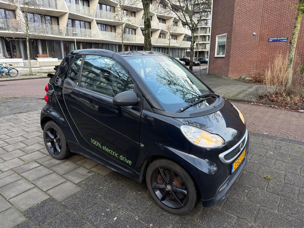 Smart Fortwo cabrio - Electric drive BRABUS 18 kWh Black Edition - AutoWereld.nl
