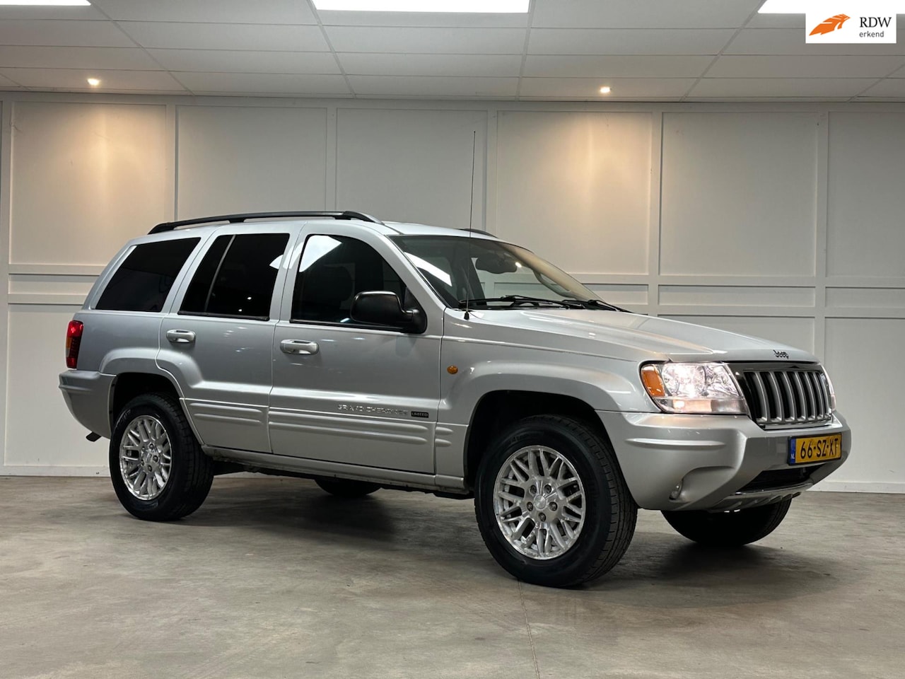 Jeep Grand Cherokee - 4.0i Limited / 2004 / Leer / 4x4 - AutoWereld.nl