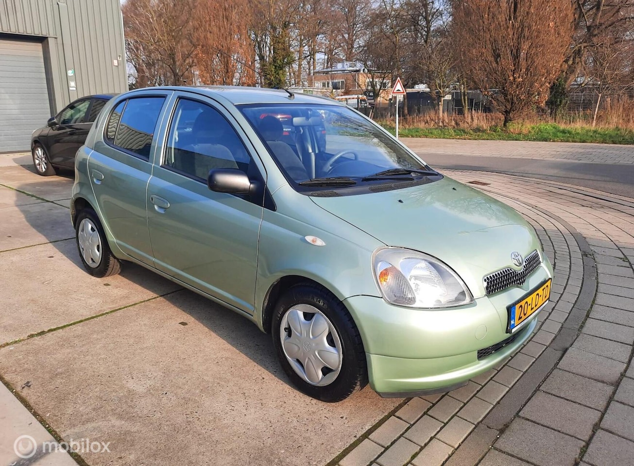 Toyota Yaris - 1.3-16V VVT-i Sol 1.3-16V VVT-i Sol - AutoWereld.nl