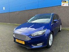 Ford Focus Wagon - First Edition | 17” LM Velgen | Cruise | Climate | Trekhaak | Dakrails | Parkeersensoren |