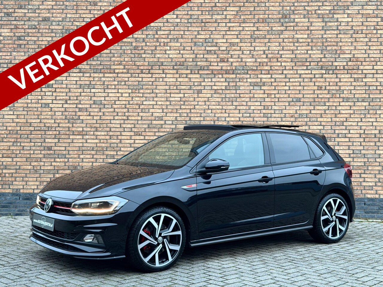 Volkswagen Polo - 2.0 TSI GTI Pano Virtual Beats Blind Acc Stoelvw Led Climatr - AutoWereld.nl
