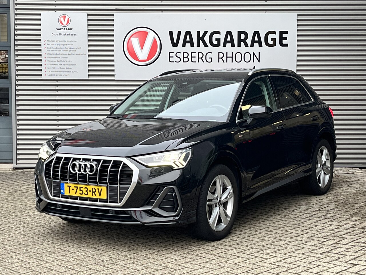 Audi Q3 - 35 TFSI S-LINE AUTOMAAT NAVI/CAMERA - AutoWereld.nl