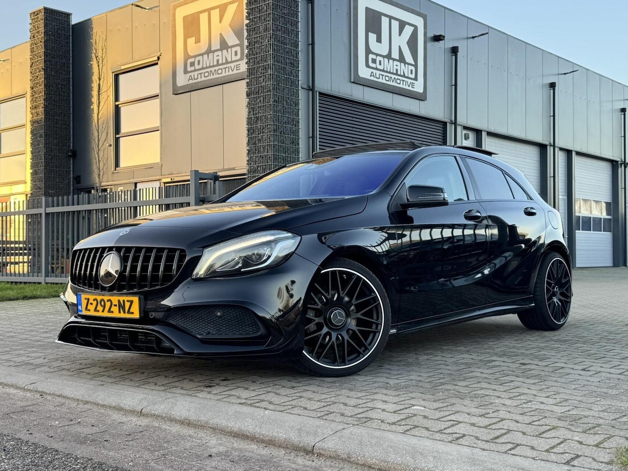 Mercedes-Benz A-klasse - 180 AMG | Pano | CarPlay | Ambient Lights | Camera | Etc - AutoWereld.nl
