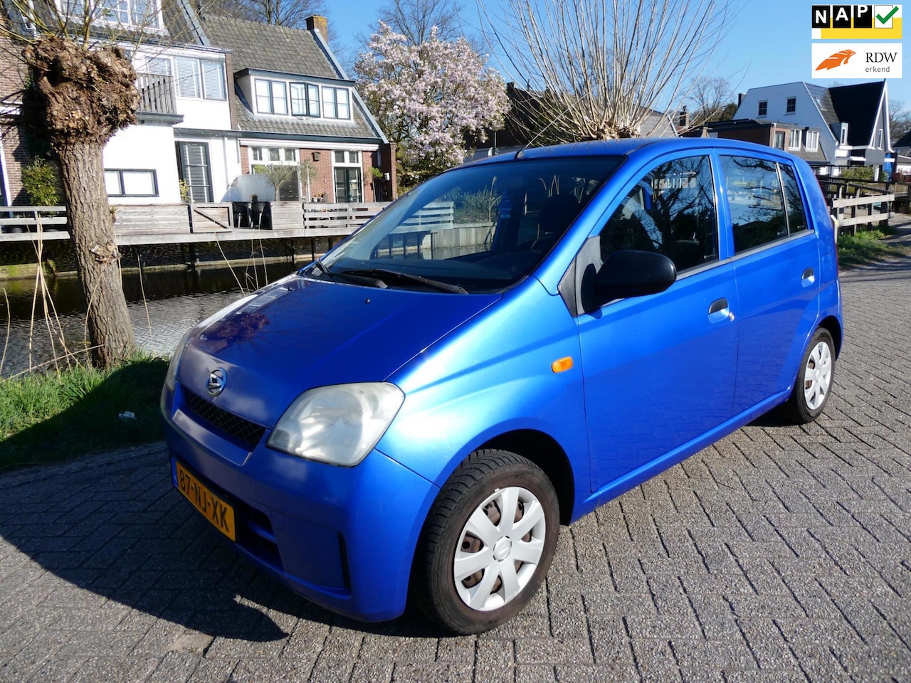Daihatsu Cuore - 1.0-12V 5-deurs Airco Zuinig Stuurbekr. APK April 2026 - AutoWereld.nl