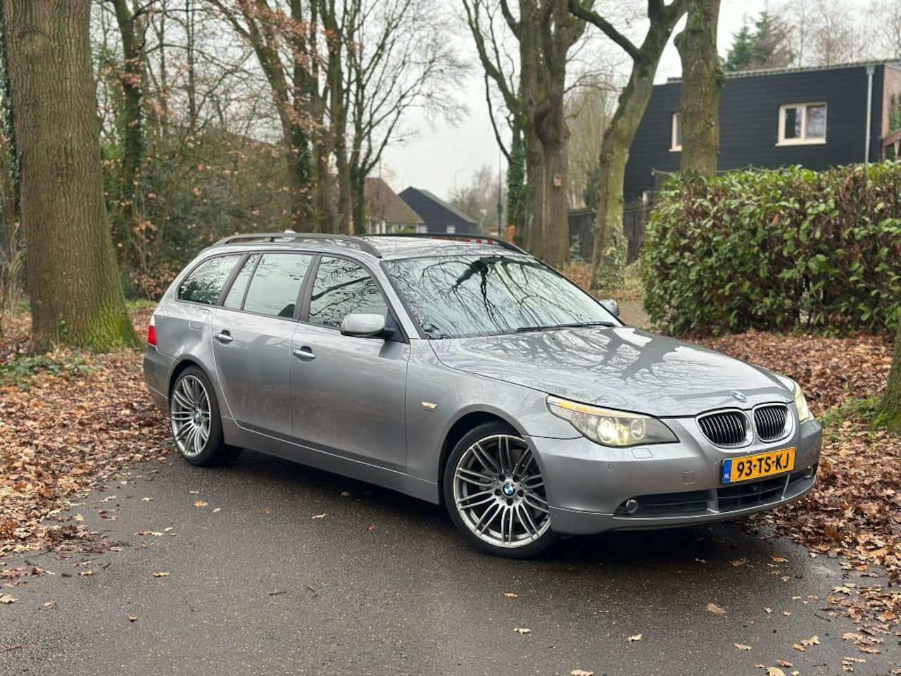 BMW 5-serie Touring - 535d High Executive INRUILKOOPJE! (NAVIGATIE, TREKHAAK, XENON, ELEKTRISCHE STOEL, LUCHTVER - AutoWereld.nl