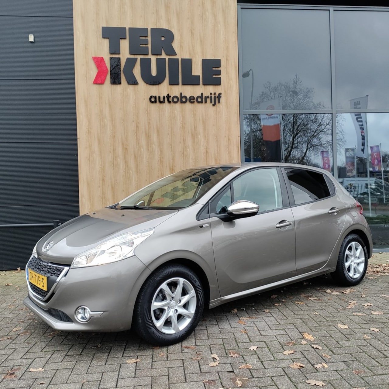 Peugeot 208 - 1.2 PT STYLE PACK 2015 - AutoWereld.nl