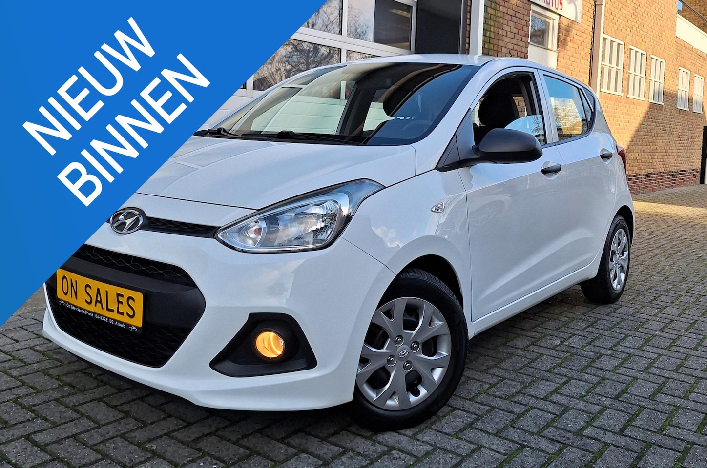 Hyundai i10 - Drive Sound bj 2016 Wit Met Airco Zeer Mooi Nw Apk Lage Km - AutoWereld.nl