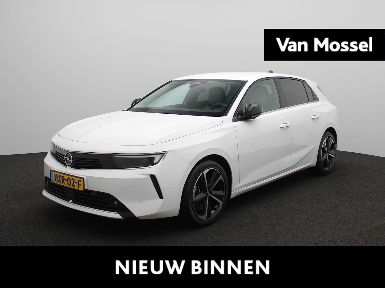 Opel Astra - 1.6 Hybrid Elegance | Navigatie | Camera | Stoel/Stuurverwarming | 180pk! - AutoWereld.nl