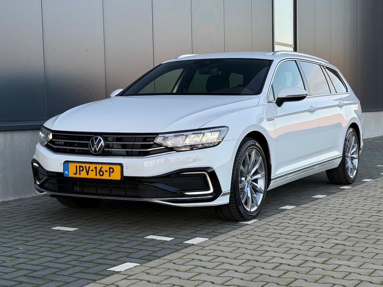 Volkswagen Passat Variant - 1.4 TSI PHEV GTE Business 218PK Virtual Trekhaak - AutoWereld.nl