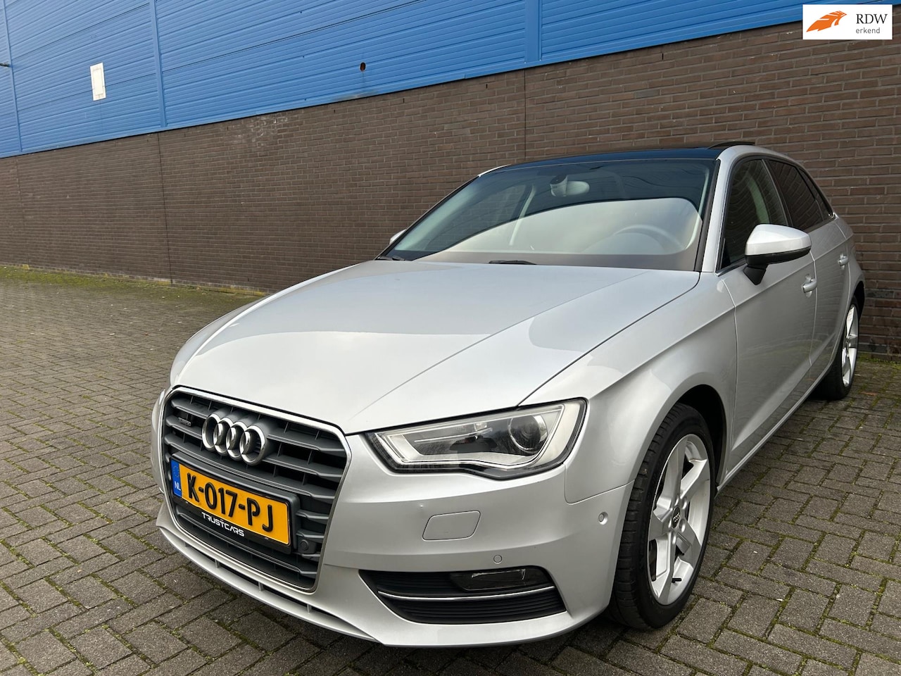 Audi A3 Sportback - 1.8 TFSI quattro Ambiente Pro Line plus | Automaat | Panoramadak | Stoelverwarming | Parke - AutoWereld.nl