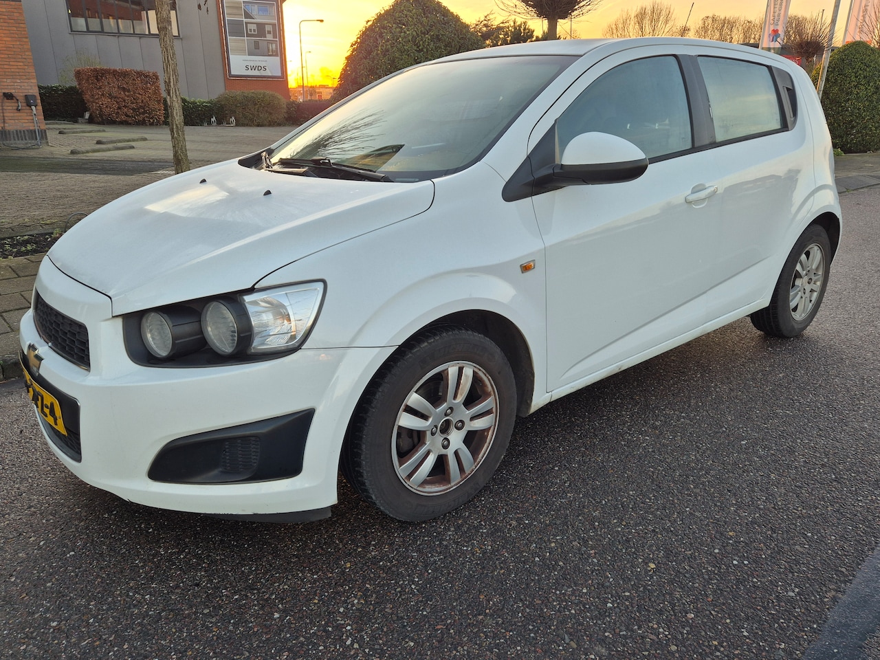 Chevrolet Aveo - 1.2 LT 205 Km -5.Deurs-Apk.24-03-26 Hatchback-Wit - AutoWereld.nl