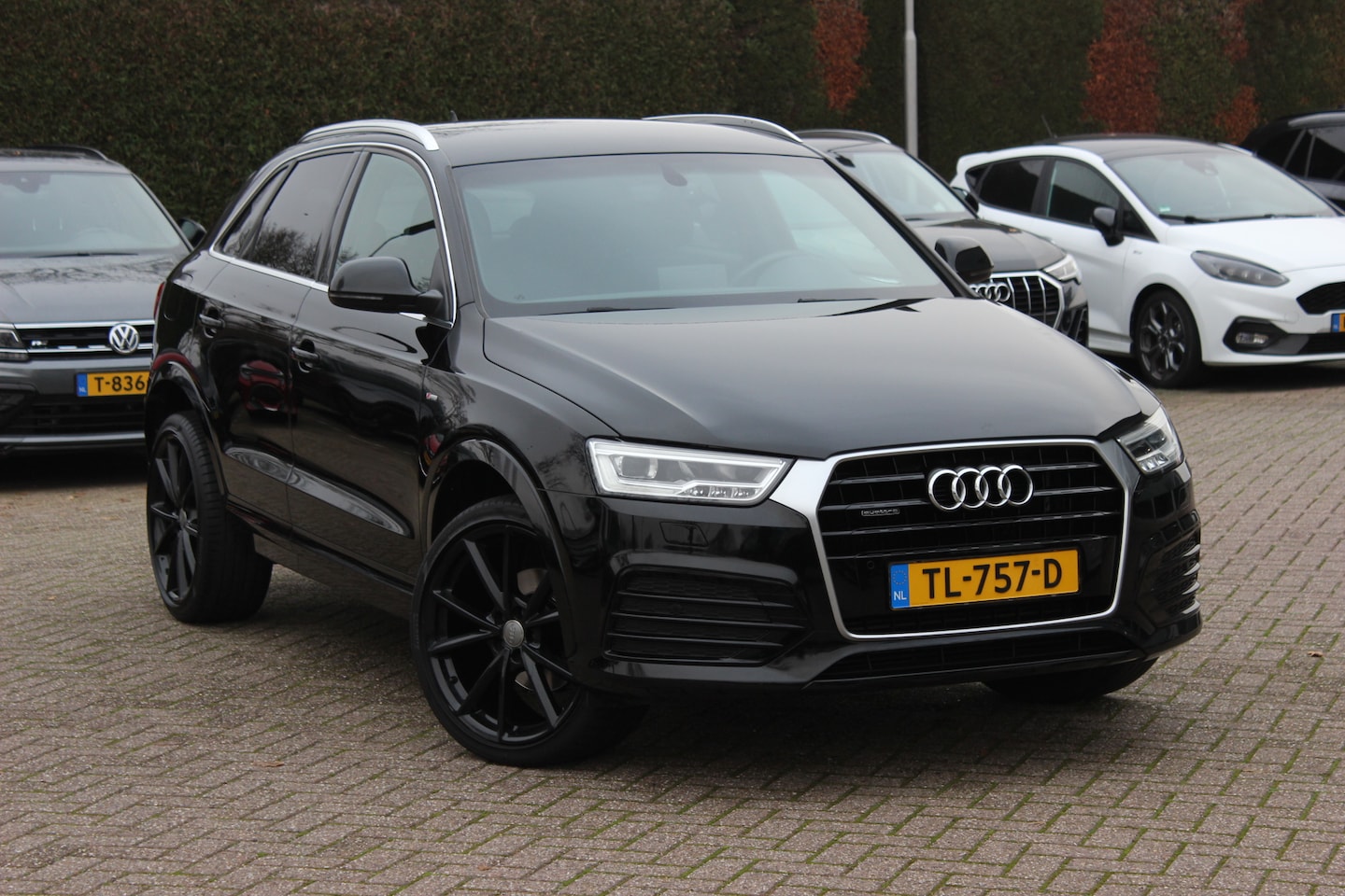 Audi Q3 - 2.0 TFSI quattro Design Pro Line Plus / Leder&Alcantara / Parkeerhulp V+A / Keyless / 20'' - AutoWereld.nl