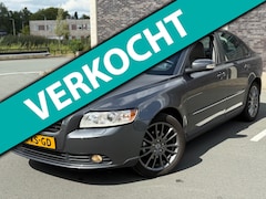 Volvo S40 - 1.8 Edition II // CarPlay // DashCam // Leer // Trekhaak // Rijd Schakelt Top