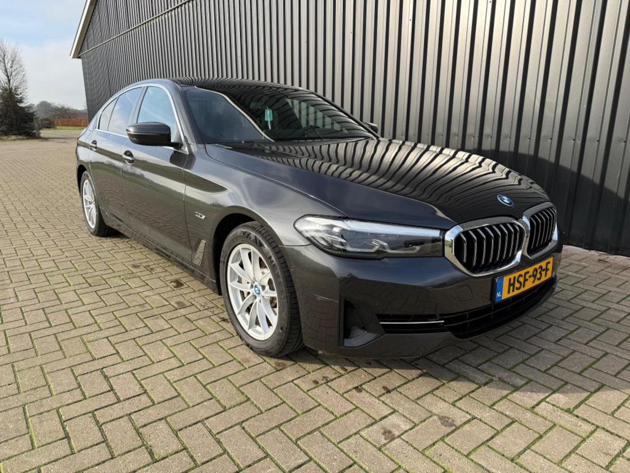 BMW 5-serie - 530e Business Edition Plus | ZWARTE PANO| CARPLAY - AutoWereld.nl