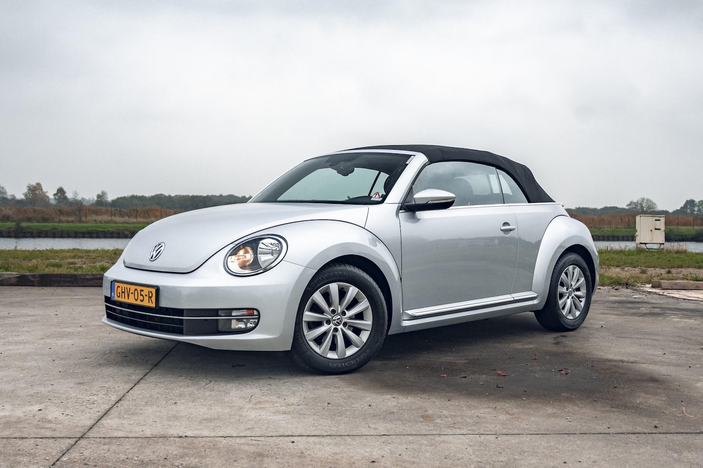 Volkswagen Beetle Cabriolet - 1.2 TSI | LM VELGEN | ALL SEASON BANDEN | STOELVERWARMING - AutoWereld.nl