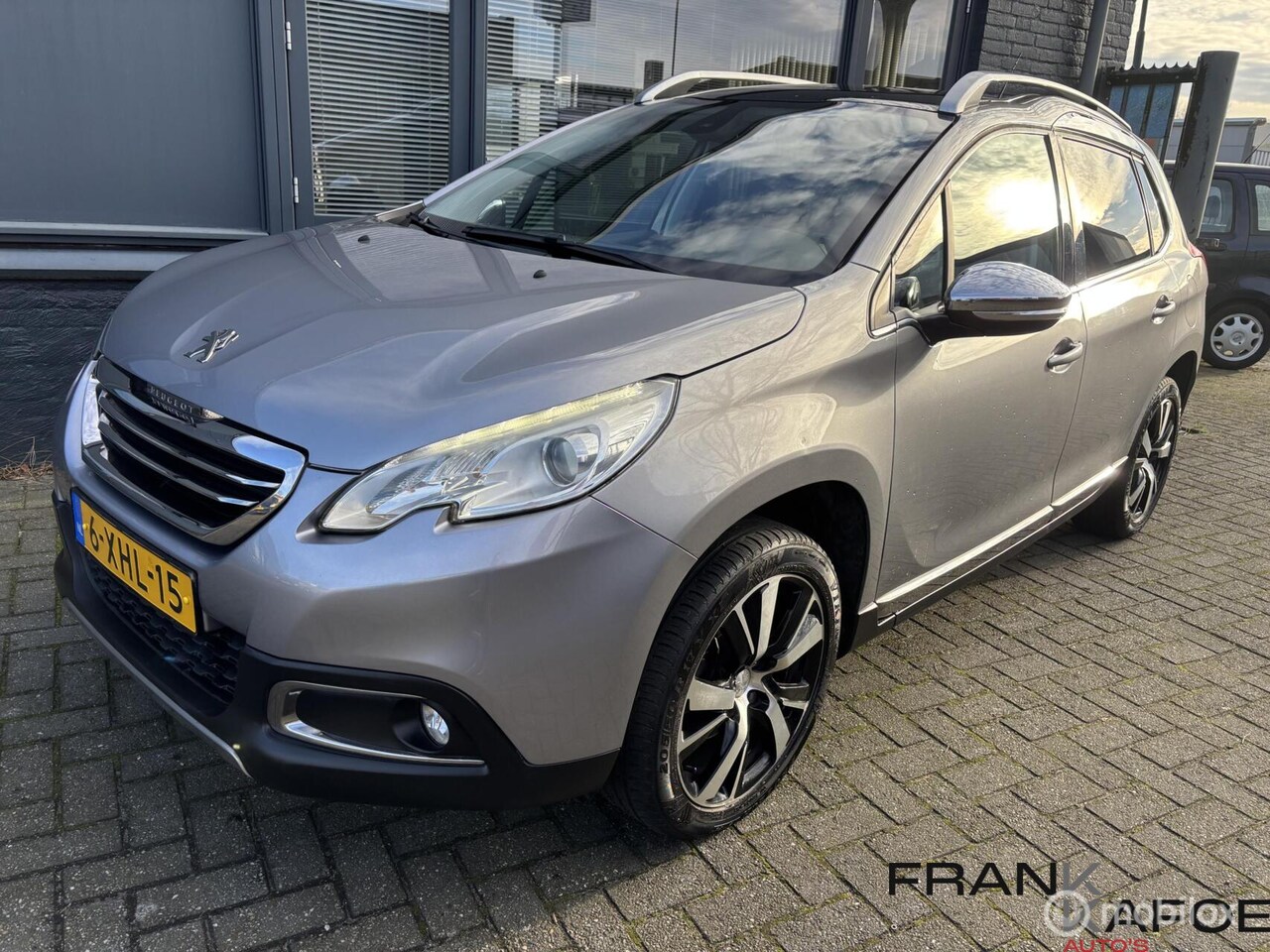 Peugeot 2008 - 1.6 VTi Féline ECC Navi Panodak Cruise 17"LM Bl.tooth Privacy glas - AutoWereld.nl