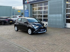 Toyota Aygo - 1.0 VVT-i x-play |Camera|Airco|12 Maanden Bovag Garantie