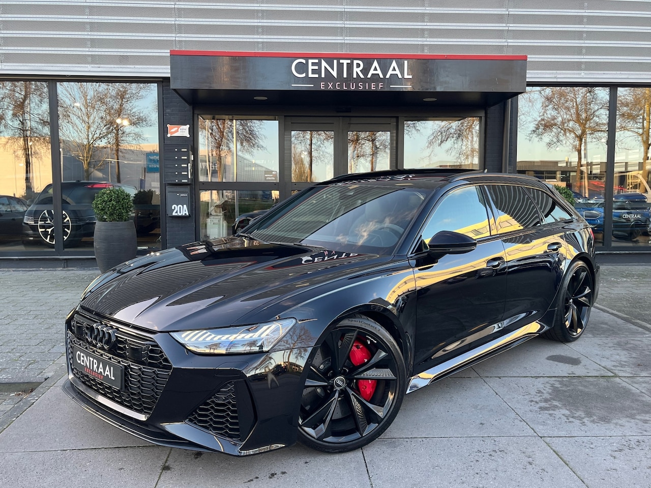 Audi RS6 - Avant TFSI Quattro|Pano|Keramisch|B&O|4wiel-besturing|Head-Up|ACC|Memory|360Camera|Carplay - AutoWereld.nl