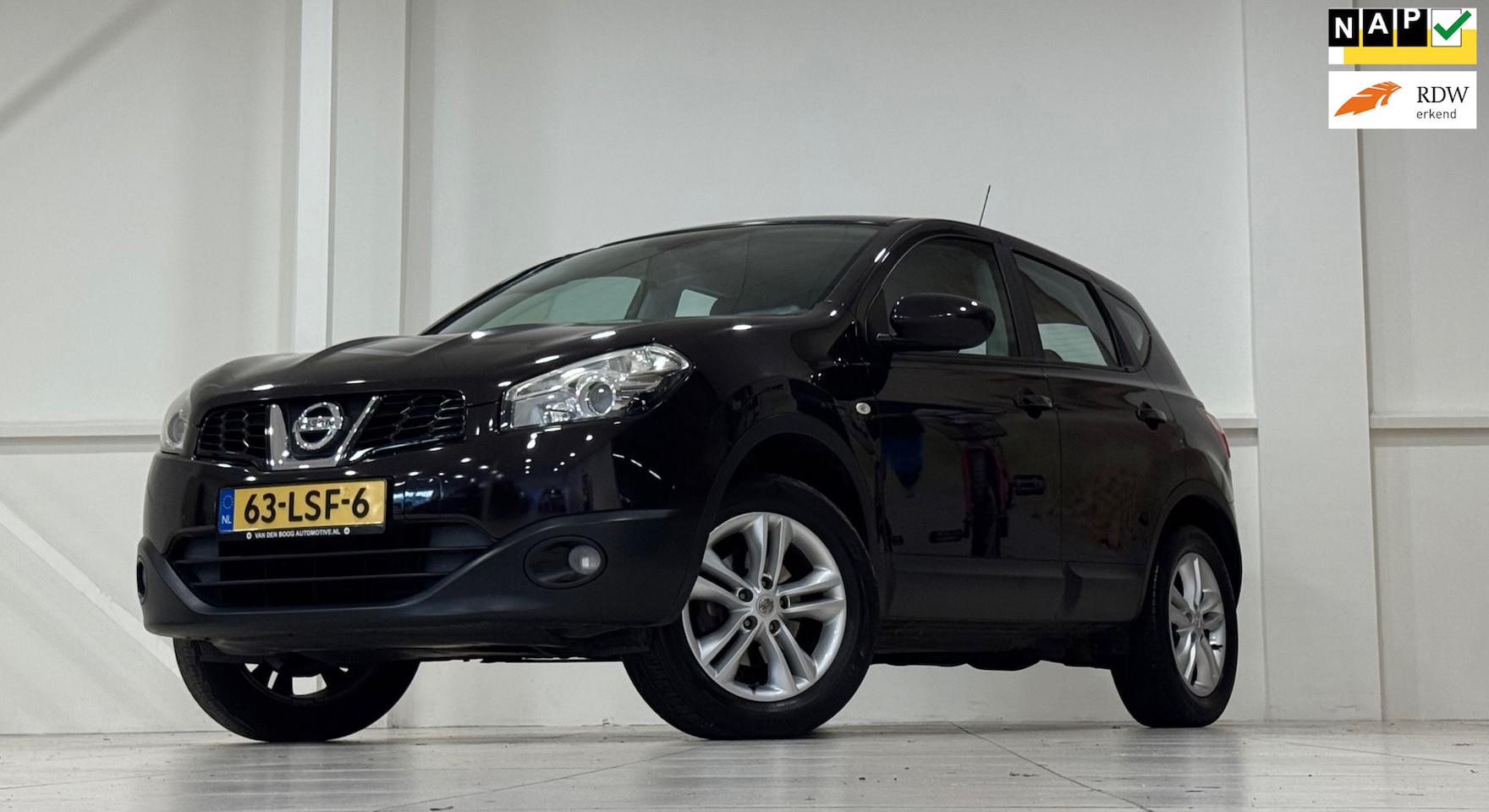 Nissan Qashqai - 2.0i Acenta Automaat 1e Eigenaar 100% Dealer onderhouden Navi Trekhaak Camera Mooi! - AutoWereld.nl