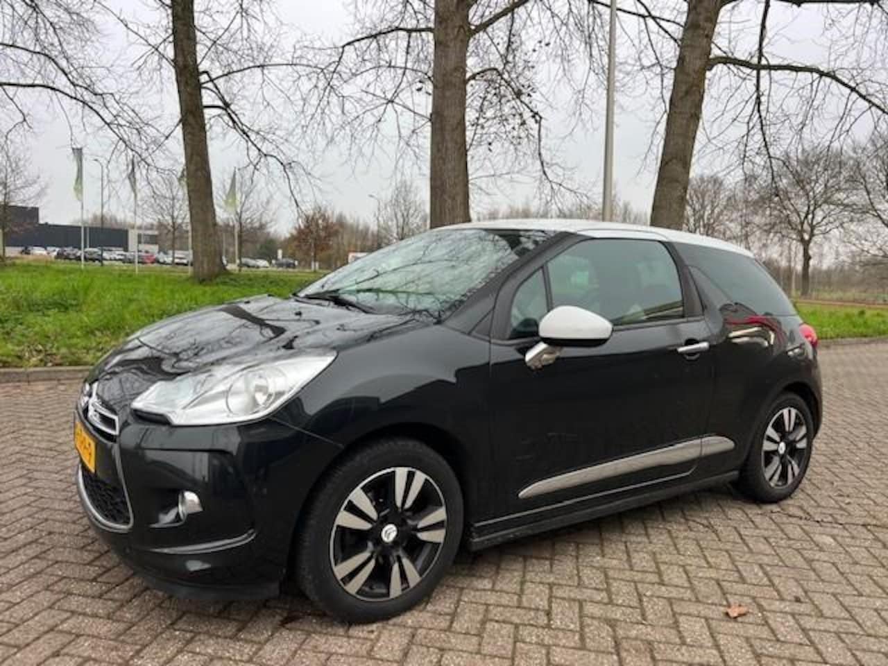 Citroën DS3 - 1.6 e-HDi So Chic 1.6 e-HDi So Chic Navi Leer - AutoWereld.nl