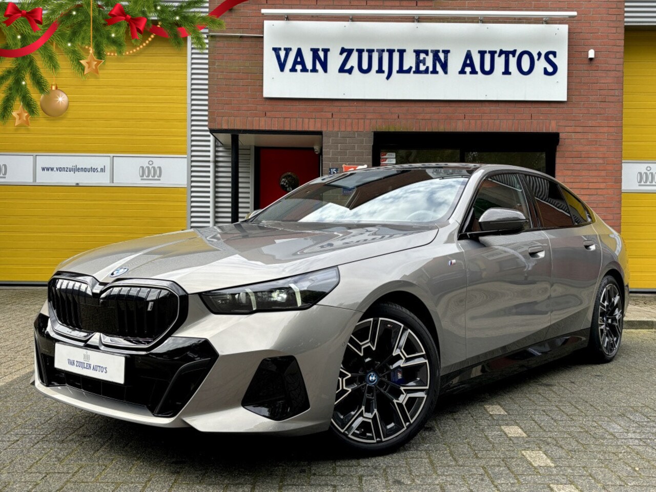 BMW i5 - eDrive40 M-Sport Panorama B&W Memory Head-up Carbon 20'' - AutoWereld.nl