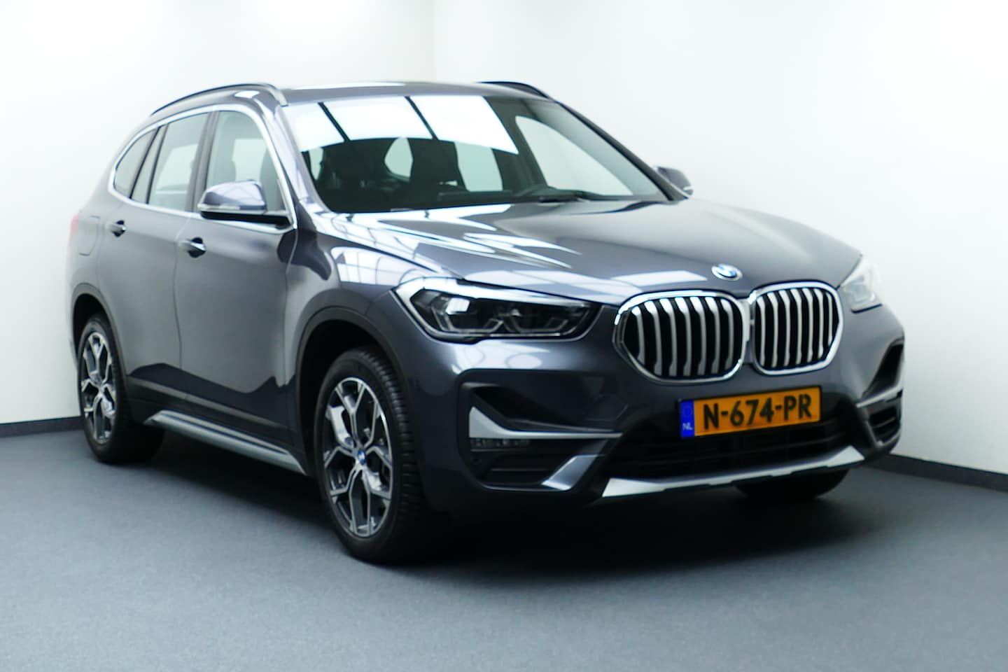 BMW X1 - sDrive20i 180Pk Business Edition Bj 12-21. Camera, 18"LMV, Led Koplampen, Haak 1800kg - AutoWereld.nl