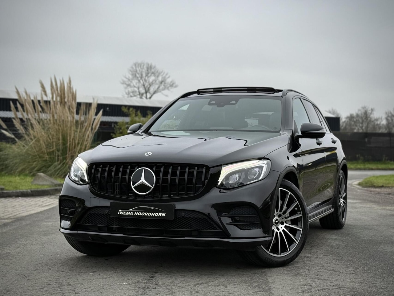 Mercedes-Benz GLC-klasse - 300 4MATIC AMG Panoramadak|Luchtvering|Burmester®|Camera|Night pakket|Elektr. verst. stoel - AutoWereld.nl