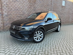 Volkswagen Tiguan - 1.5 TSI ACT Highline PANO-VIRTUEL-ACC-HEAD-DODEH-STUURVERWARMING