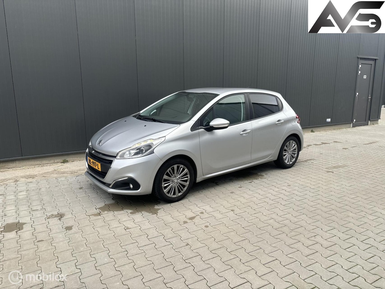 Peugeot 208 - 1.2 PureTech Allure|LMV|Parkeersensoren|NAVI - AutoWereld.nl