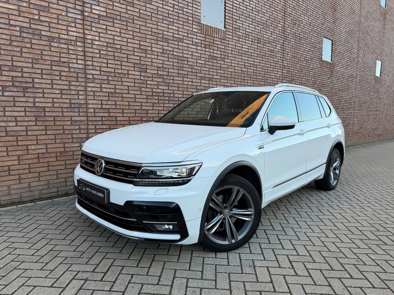 Volkswagen Tiguan Allspace - 1.4 TSI Highline Business R Pano-ACC-KEYLESS-TREKHAAK - AutoWereld.nl