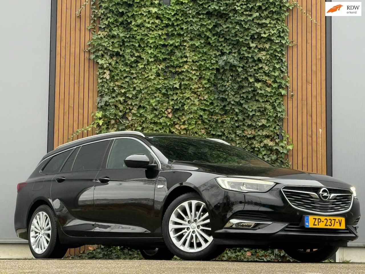 Opel Insignia Sports Tourer - 1.5 Turbo Exclusive|LEDER|TREKHAAK|STOEL ELEKTR. GEHEUGEN - AutoWereld.nl