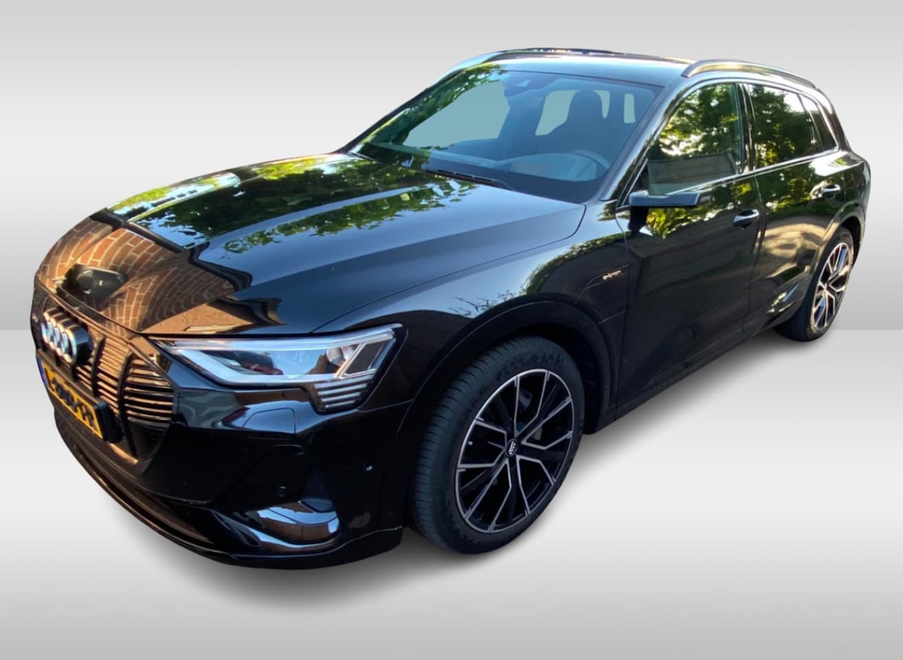 Audi e-tron - e-tron 50 quattro Launch edition Vorsprung 71 kWh S-line / Panoramadak / 360Camera / Head- - AutoWereld.nl