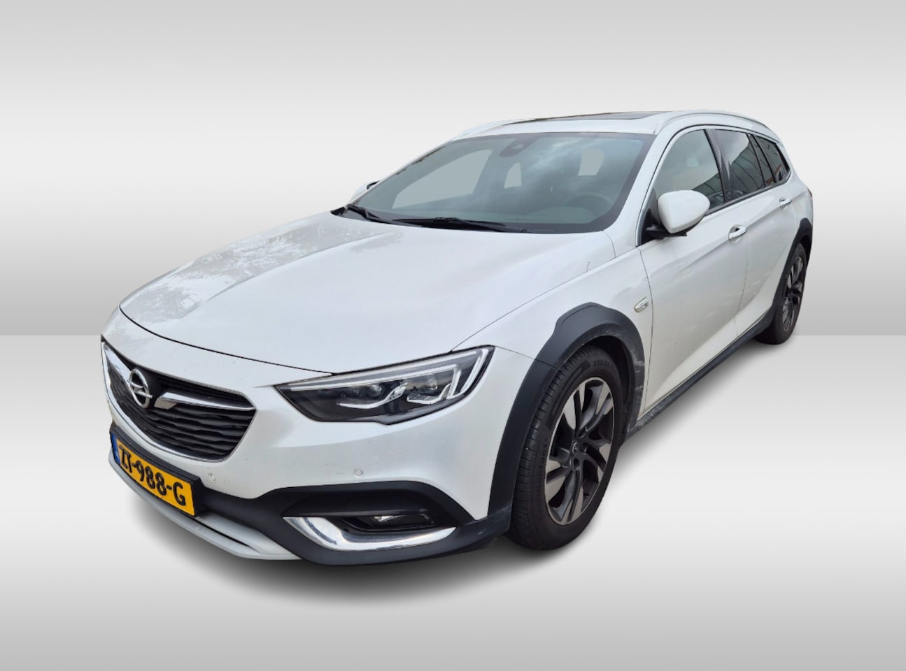 Opel Insignia Sports Tourer - 1.6 Turbo Exclusive / Panoramadak / Camera / Head-up / Keyless / Bose / 18'' / Matrix LED - AutoWereld.nl