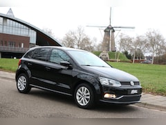 Volkswagen Polo - 1.2 TSI Highline BlueMotion 5-Deurs Parkeersensoren Stoelverwarming Airco Navigatie Cruise