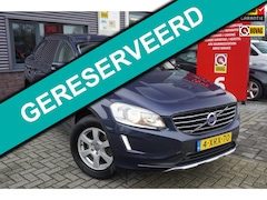 Volvo XC60 - 2.0 T5 FWD Kinetic / Stoelverwarming / Climate control / Bluetooth / Trekhaak